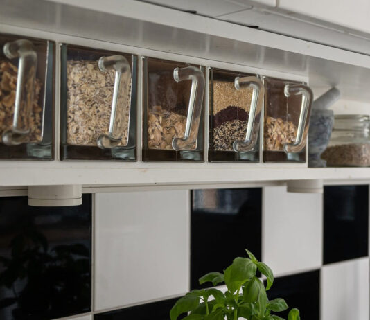 เจาะลึกราคา Tupperware: คุ้มค่าหรือไม่ในภาชนะพลาสติกคุณภาพสูง?