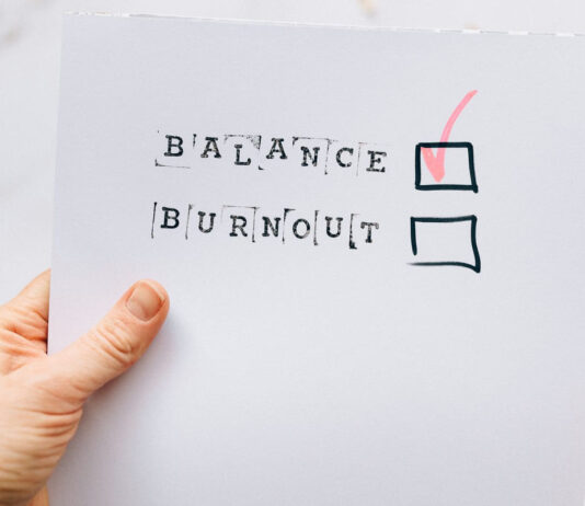 Burnout กับความเหนื่อยล้าธรรมดา: เมื่อความเครียดไม่ใช่แค่เรื่องปกติ แต่เป็นสัญญาณอันตรายที่หลายคนมองข้าม